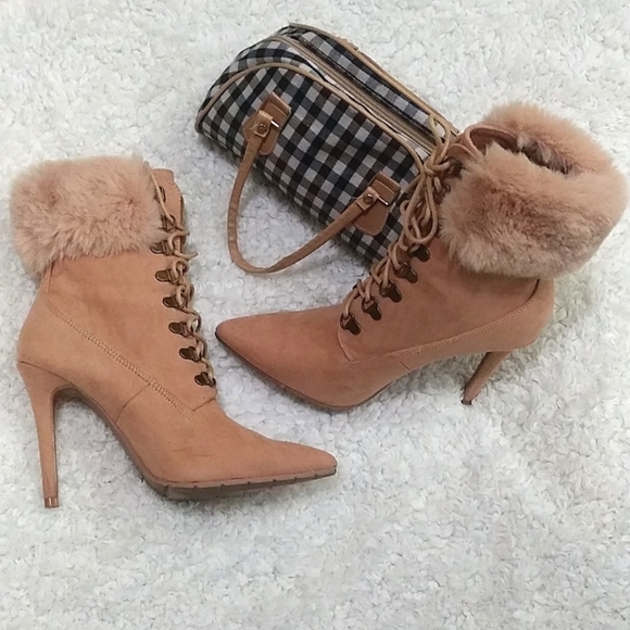 Tennie Bootie Point-Toe Size: 8 - Picture 15 of 17